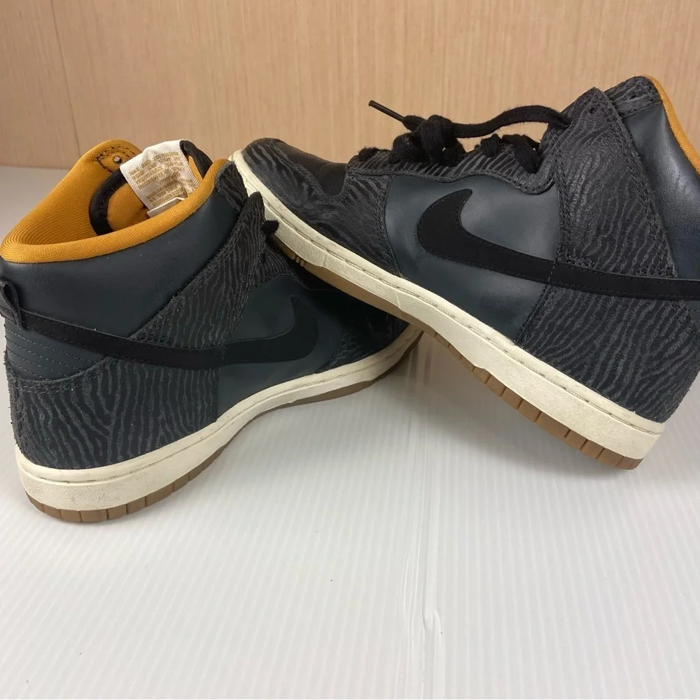 Nike Dunk High Sneakers Women’s 8 Black Gum Sole 543242-004